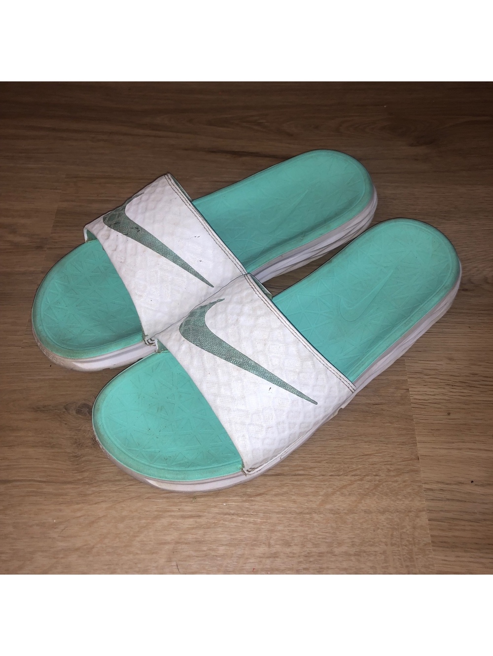 NIKE BENASSI SOLARSOFT SLIDES SANDALS ARTISAN WHITE TEAL GREEN BLUE WOMENS SZ 11